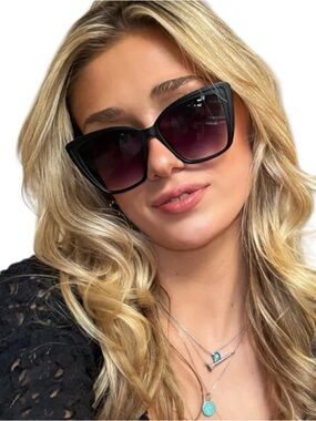 DIFF Heidi Sunglasses Matte Black Frame Grey Gradient Lenses Sharp Cat Eye NIB